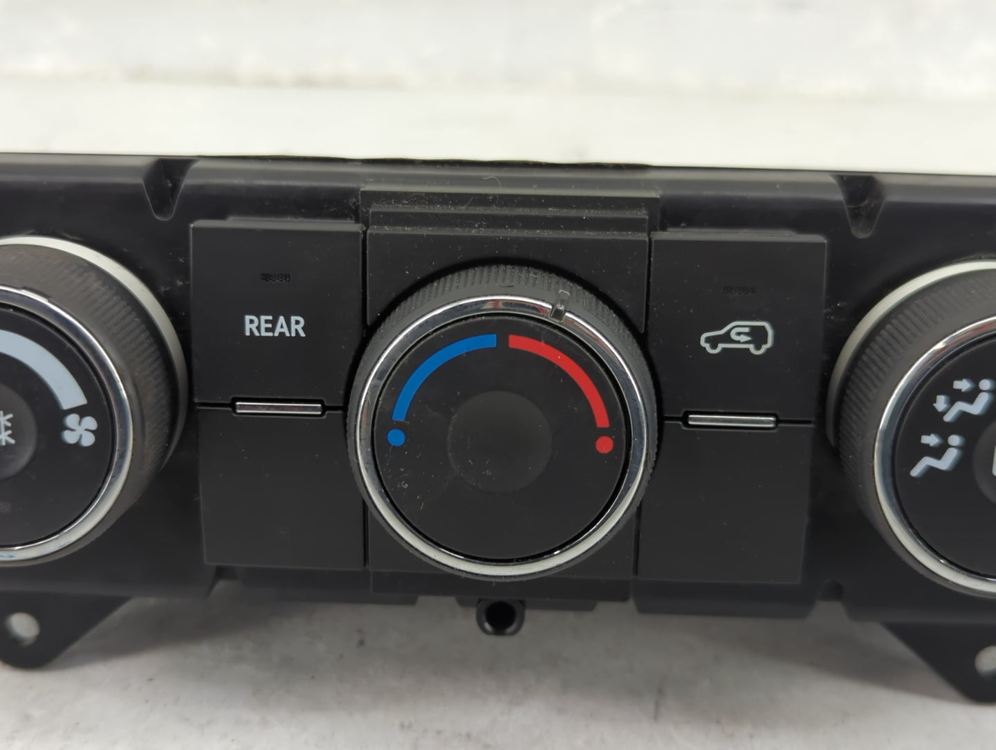 2009 Chevrolet Traverse Climate Control Module Temperature AC/Heater Replacement P/N:25946291 Fits OEM Used Auto Parts - Oem