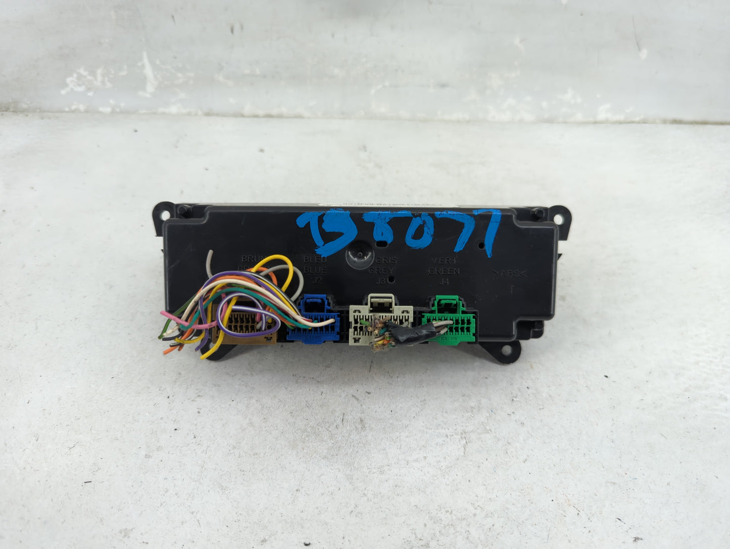 2009 Chevrolet Traverse Climate Control Module Temperature AC/Heater Replacement P/N:25946291 Fits OEM Used Auto Parts - Oem