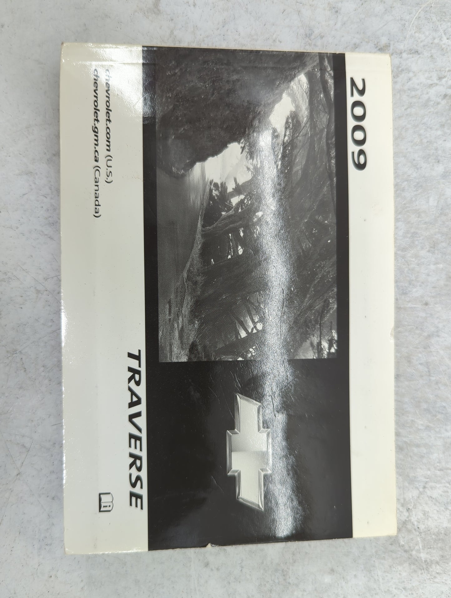 2009 Chevrolet Traverse Owners Manual Book Guide P/N:25792022 OEM Used Auto Parts - Oemusedautoparts1.com