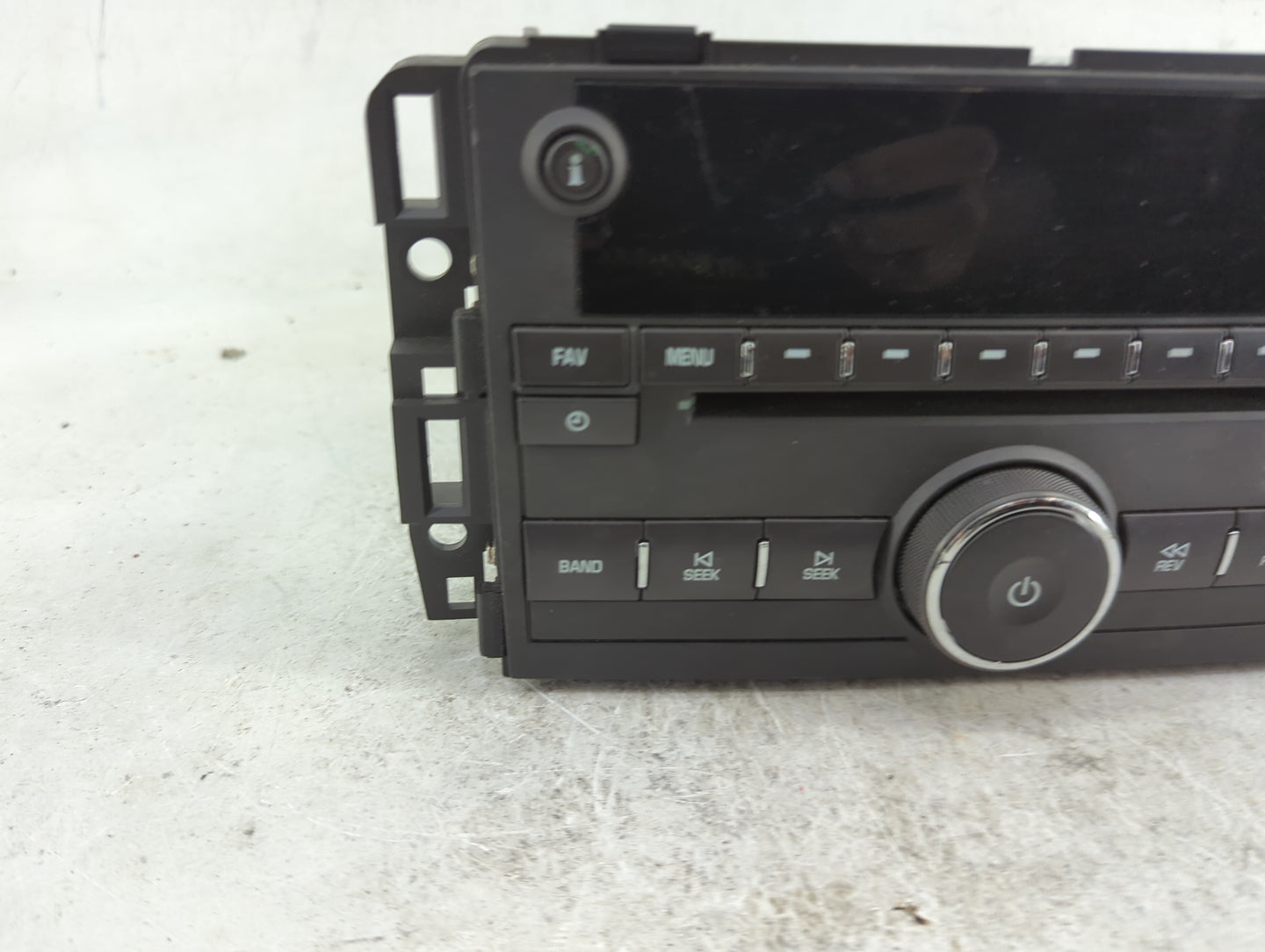 2009 Chevrolet Traverse Radio AM FM Cd Player Receiver Replacement P/N:25974803 28198501 Fits OEM Used Auto Parts - Oemuseda