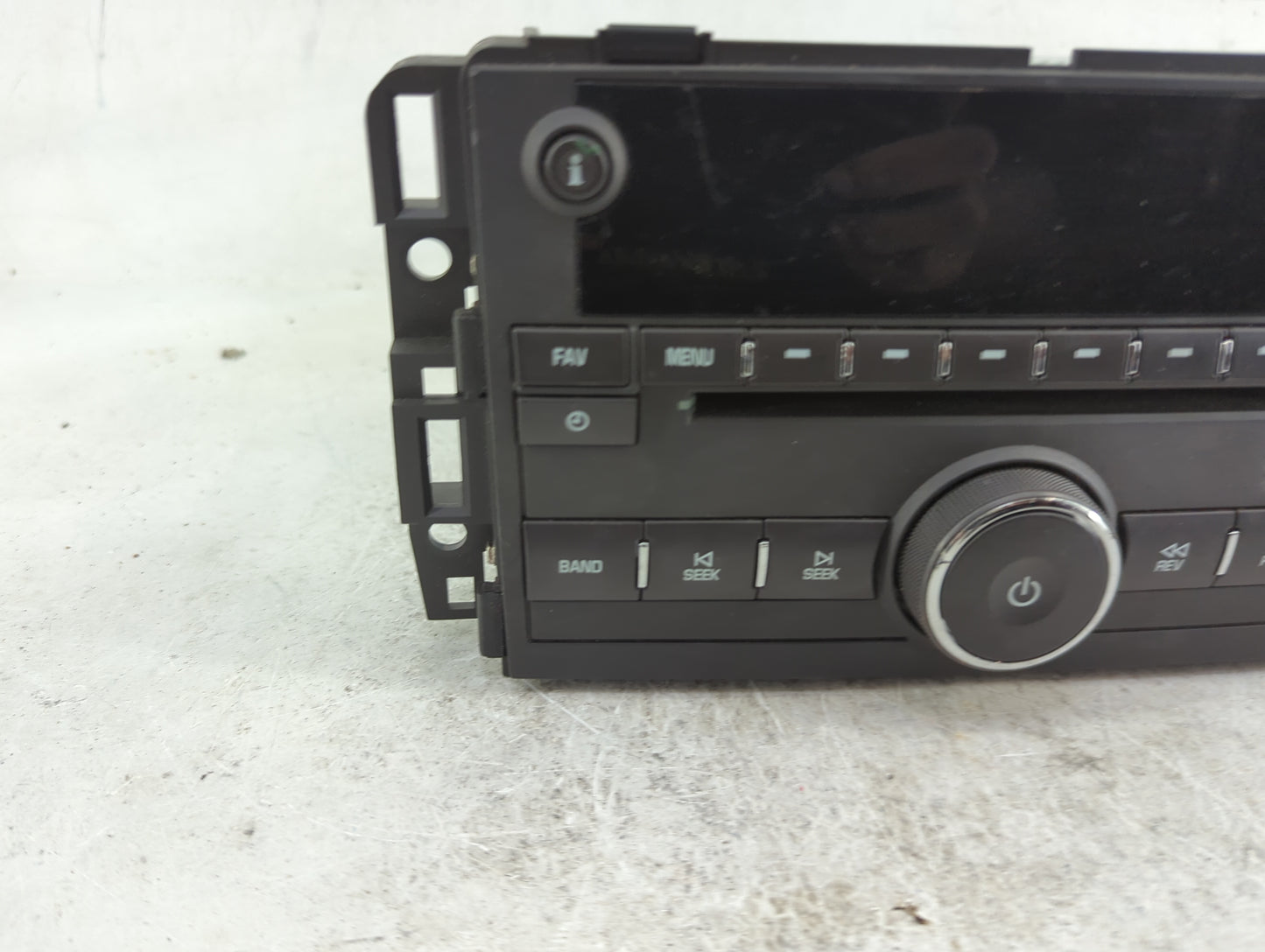 2009 Chevrolet Traverse Radio AM FM Cd Player Receiver Replacement P/N:25974803 28198501 Fits OEM Used Auto Parts - Oemuseda