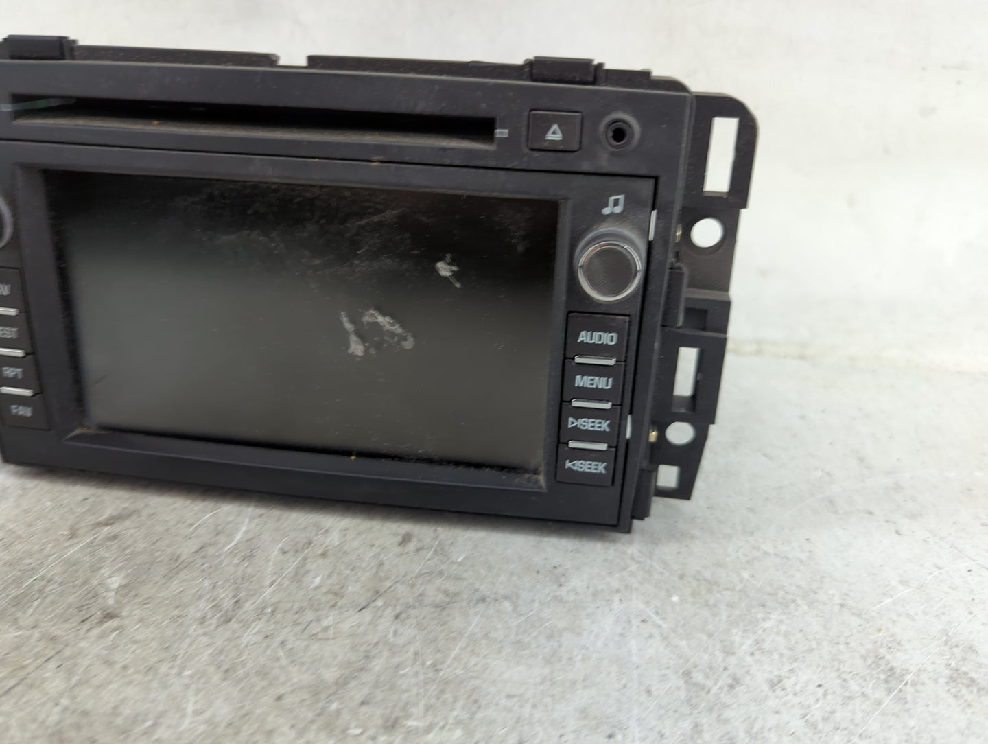 2009 Chevrolet Traverse Radio AM FM Cd Player Receiver Replacement P/N:20792739 28181383, 09GMT967BTNAV1 Fits OEM Used Auto 