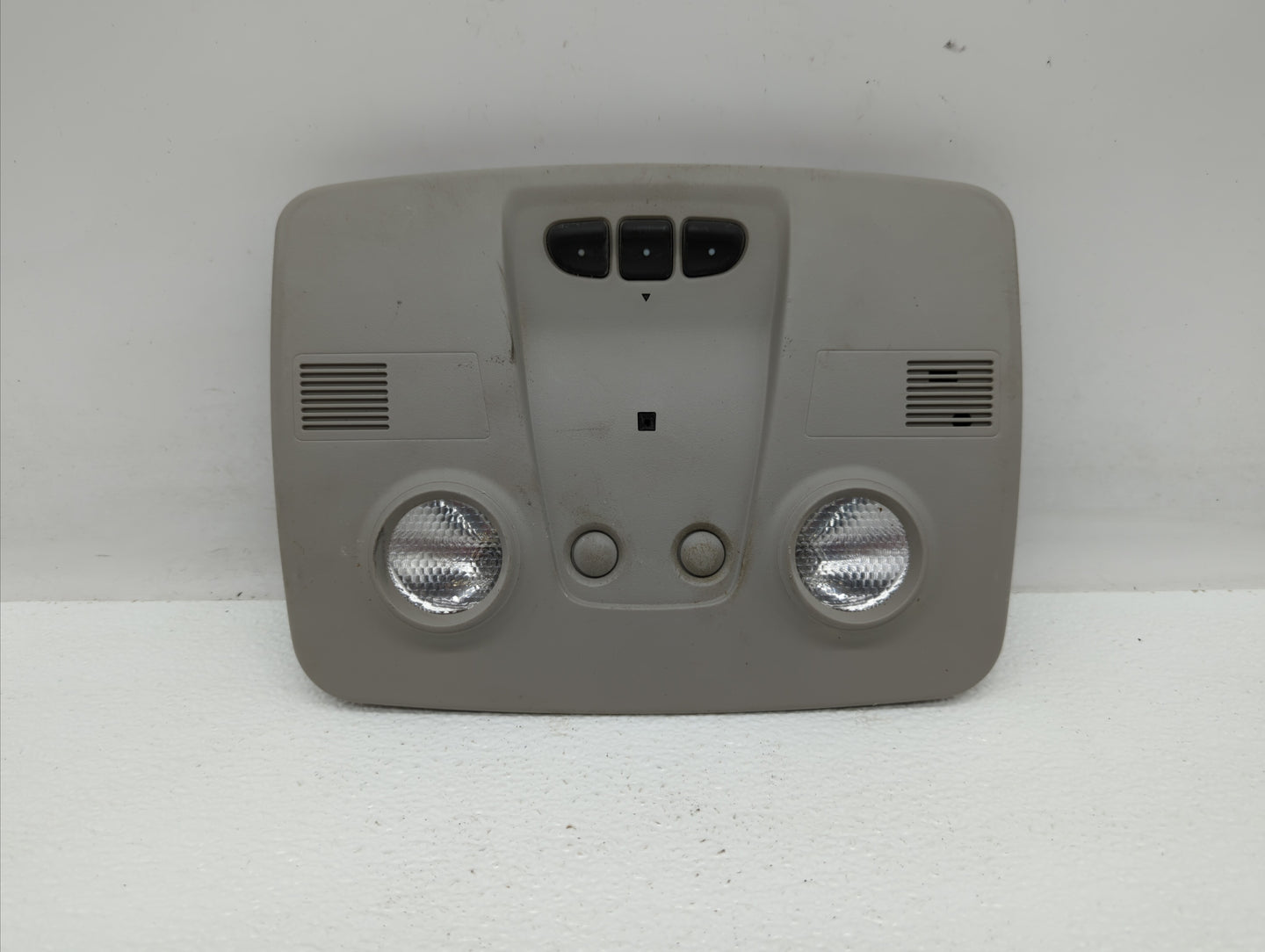 2009 Chevrolet Traverse Overhead Roof Console - Oemusedautoparts1.com