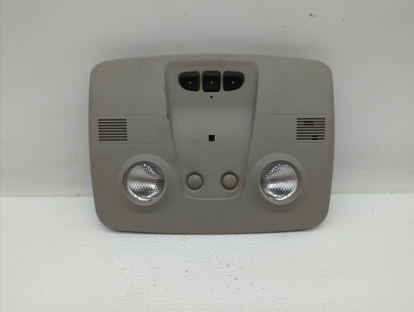 2009 Chevrolet Traverse Overhead Roof Console - Oemusedautoparts1.com