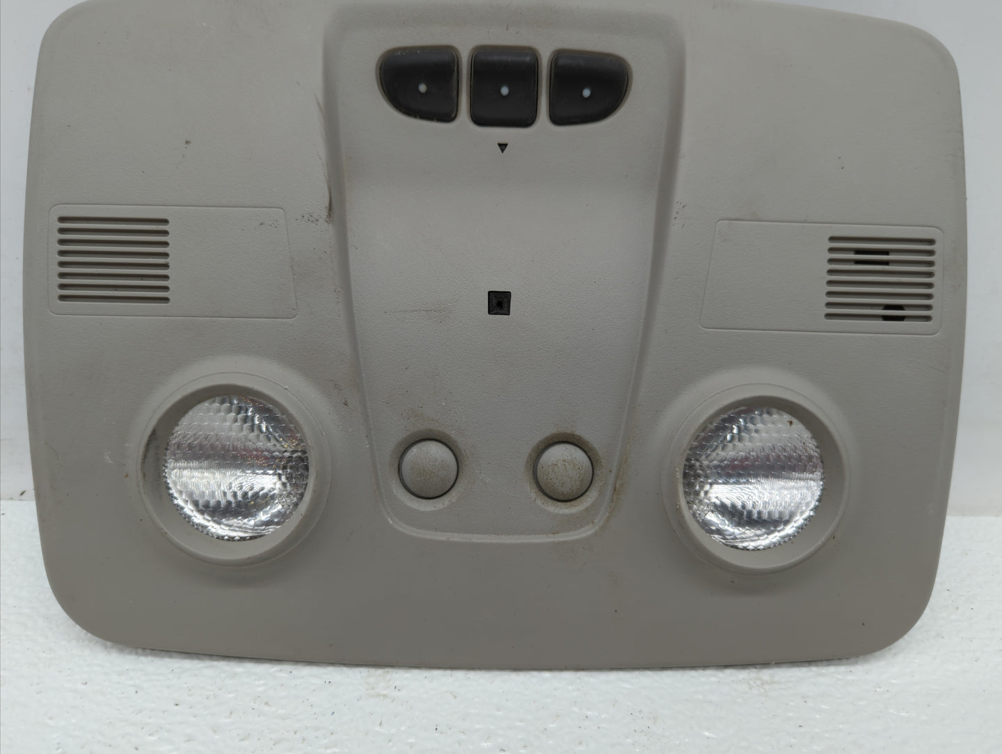 2009 Chevrolet Traverse Overhead Roof Console - Oemusedautoparts1.com