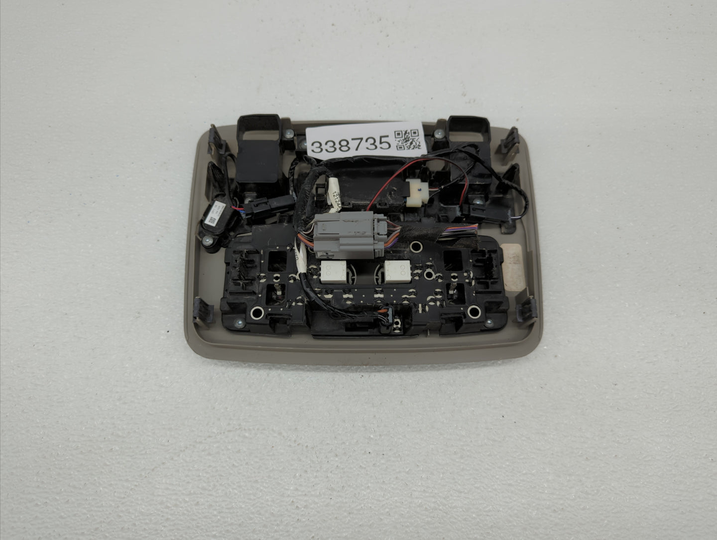 2009 Chevrolet Traverse Overhead Roof Console - Oemusedautoparts1.com