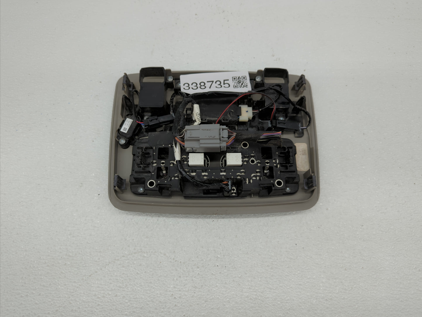 2009 Chevrolet Traverse Overhead Roof Console - Oemusedautoparts1.com