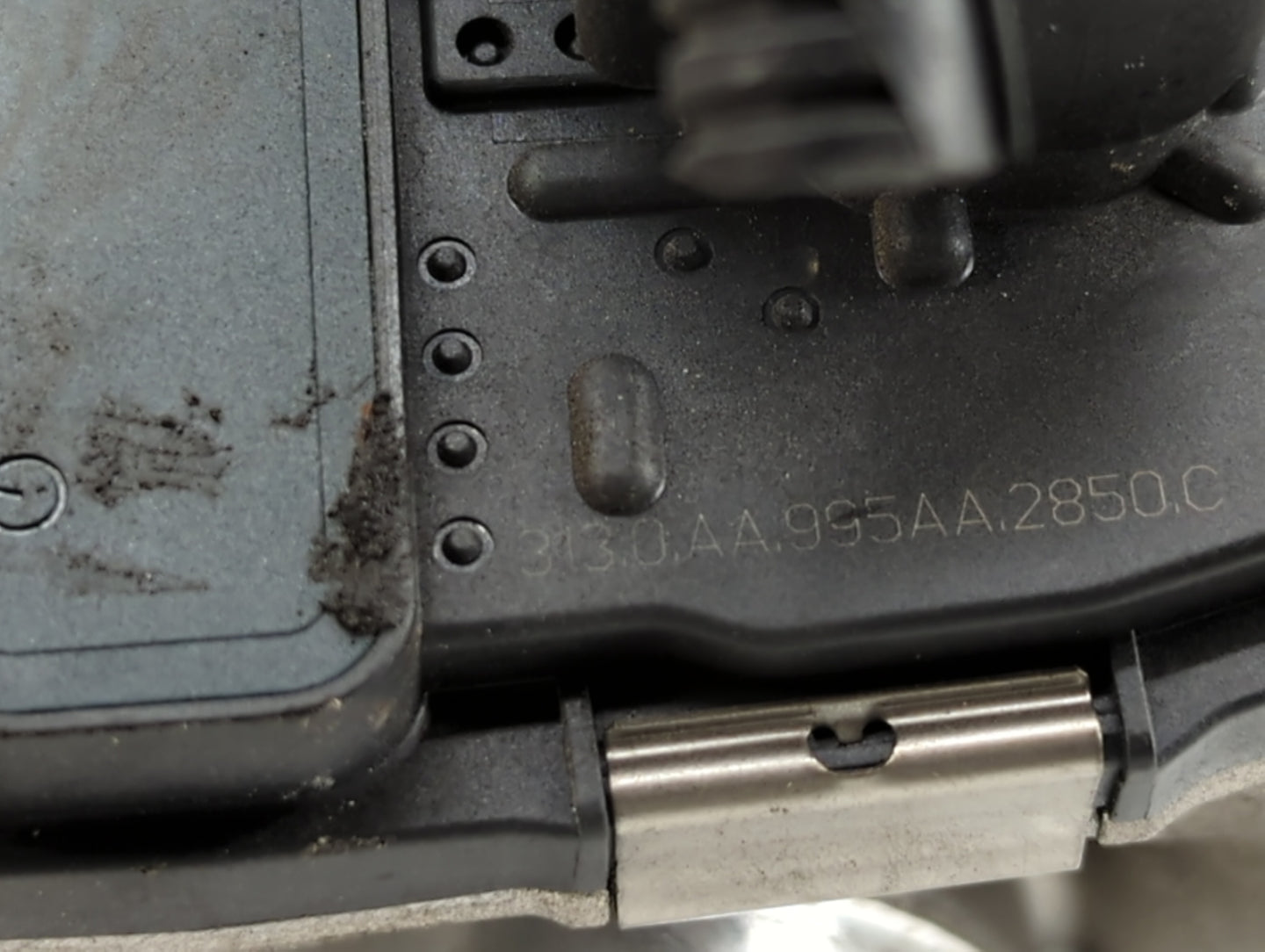 2009-2011 Chevrolet Traverse Throttle Body P/N:319.7.AA.995 591HB, 995AA Fits Fits 2007 2008 2009 2010 2011 OEM Used Auto Pa