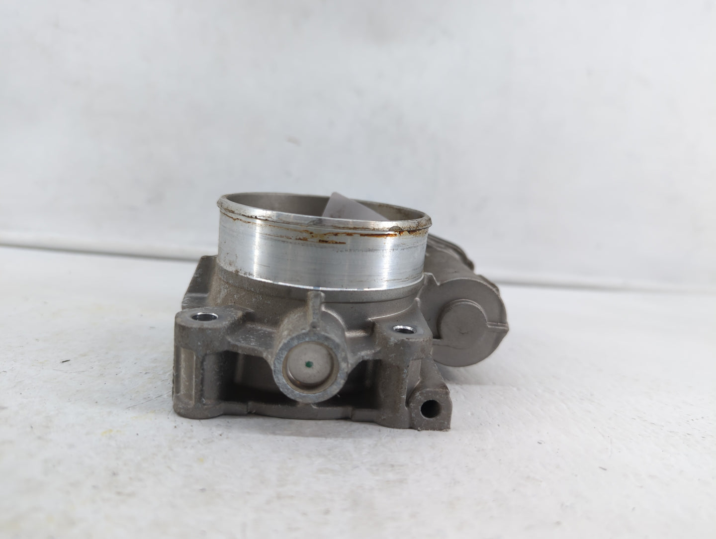 2009-2011 Chevrolet Traverse Throttle Body P/N:319.7.AA.995 591HB, 995AA Fits Fits 2007 2008 2009 2010 2011 OEM Used Auto Pa