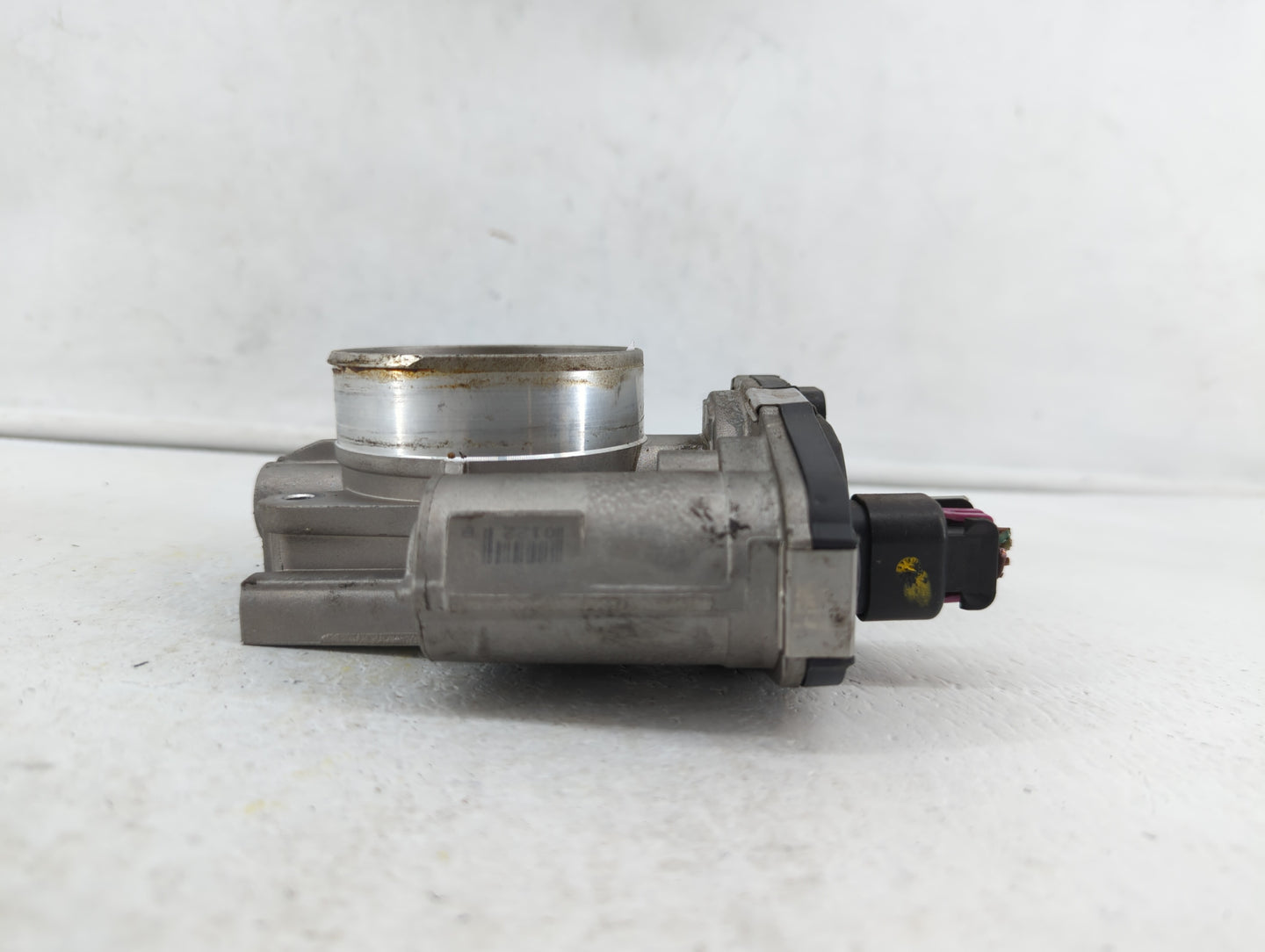 2009-2011 Chevrolet Traverse Throttle Body P/N:319.7.AA.995 591HB, 995AA Fits Fits 2007 2008 2009 2010 2011 OEM Used Auto Pa