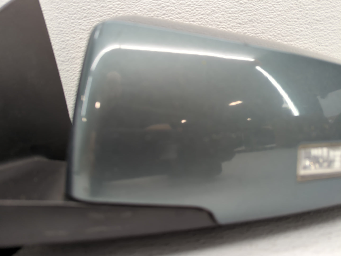2009 Chevrolet Traverse Driver Side View Mirror - Left Door Mirror OEM Used - Oemusedautoparts1.com
