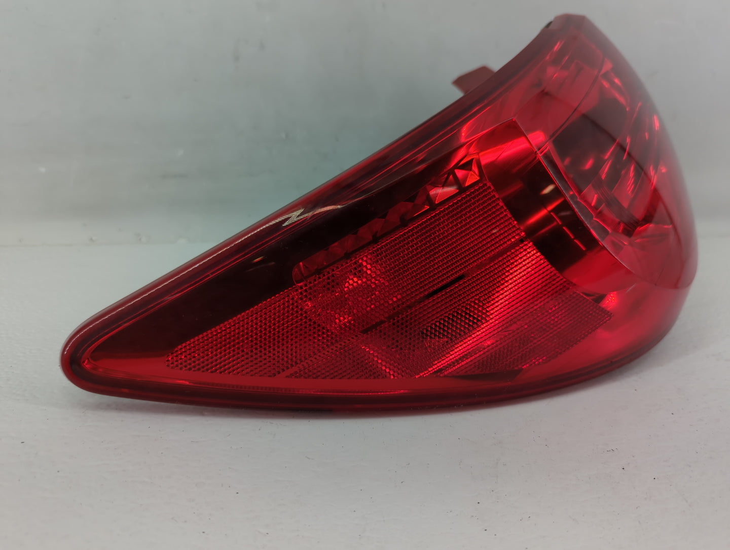 2009 Chevrolet Traverse Tail Light Assembly Driver Left OEM P/N:ZFY-00928-GM Fits OEM Used Auto Parts - Oemusedautoparts1.co