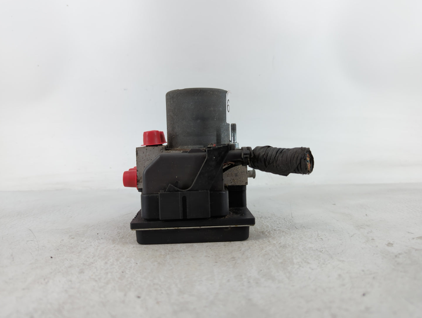 2009 Chevrolet Traverse ABS Pump Control Module Replacement P/N:25840315 Fits OEM Used Auto Parts - Oemusedautoparts1.com