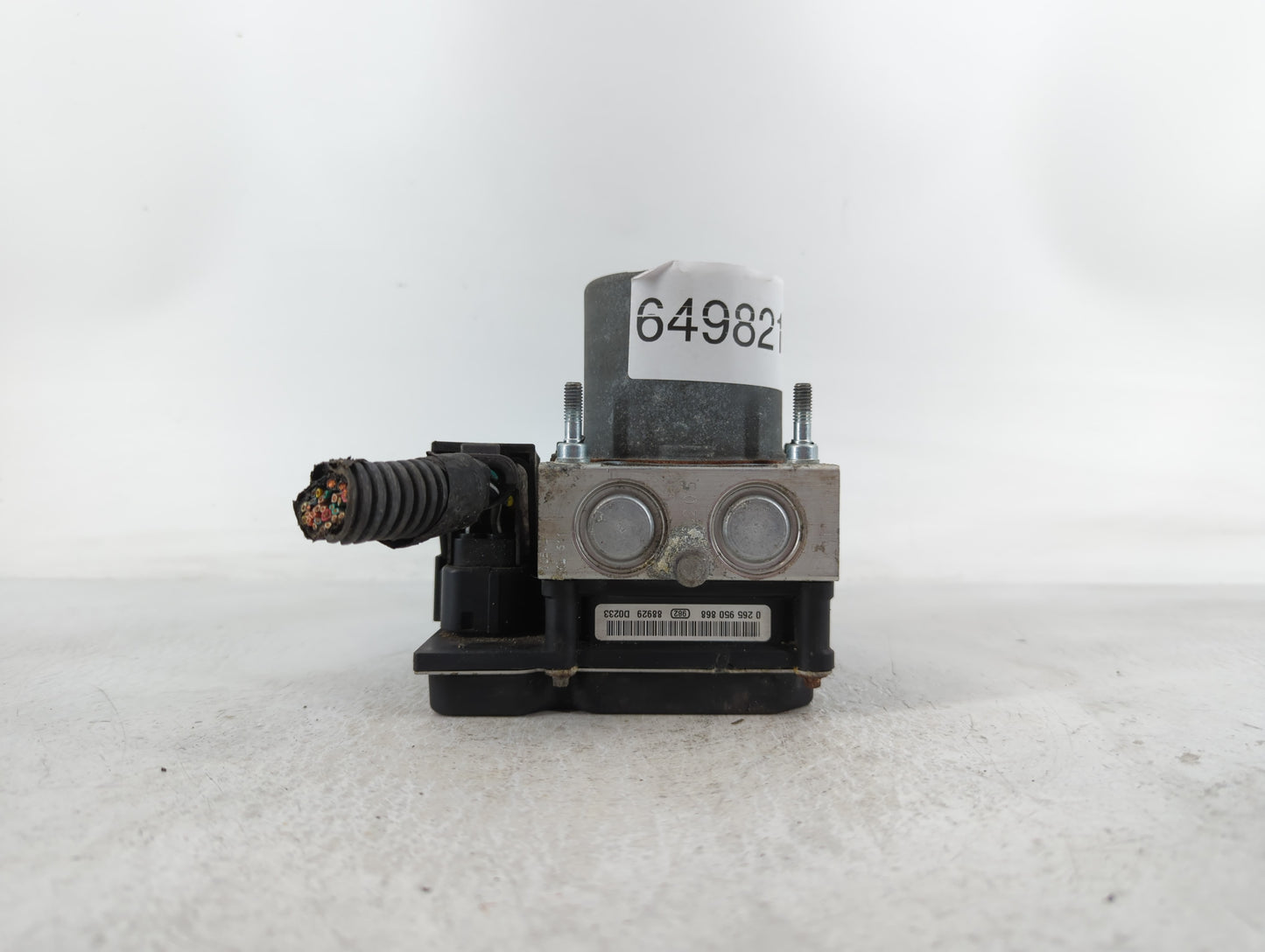 2009 Chevrolet Traverse ABS Pump Control Module Replacement P/N:25840315 Fits OEM Used Auto Parts - Oemusedautoparts1.com