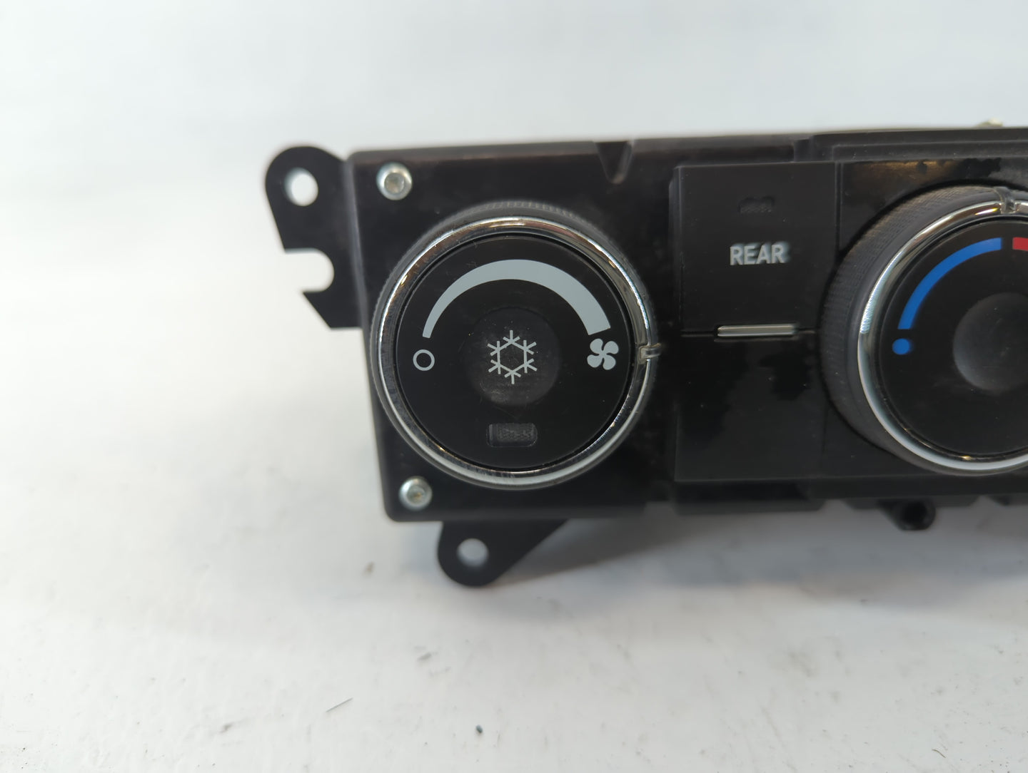 2009 Chevrolet Traverse Climate Control Module Temperature AC/Heater Replacement P/N:25946291 Fits OEM Used Auto Parts - Oem