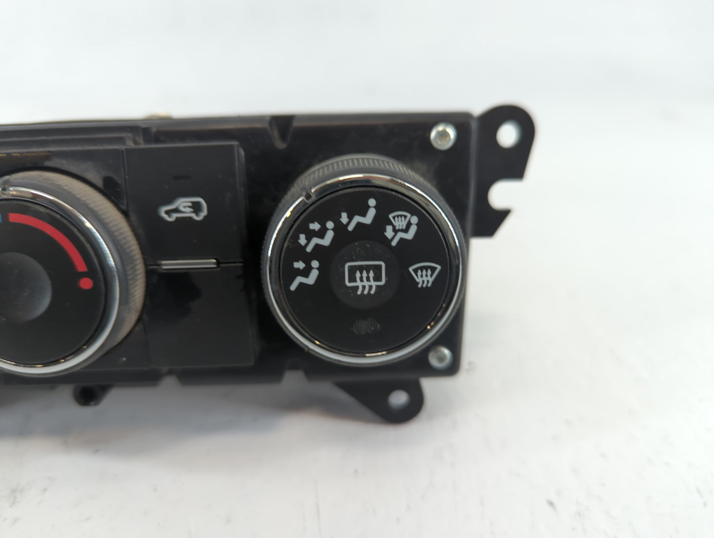 2009 Chevrolet Traverse Climate Control Module Temperature AC/Heater Replacement P/N:25946291 Fits OEM Used Auto Parts - Oem
