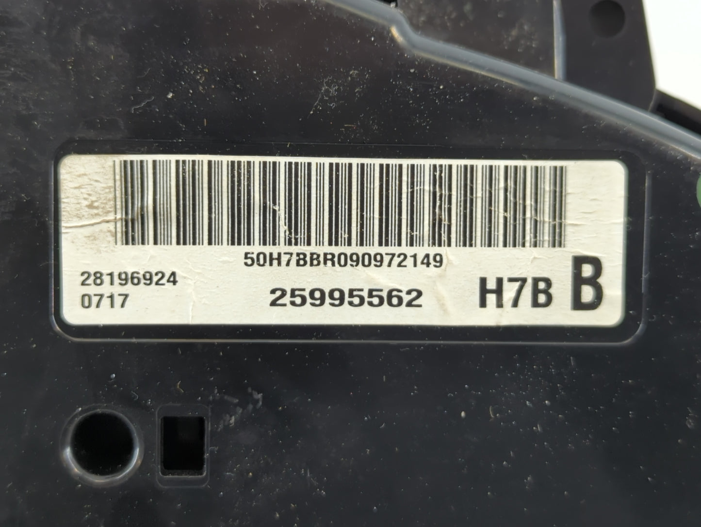 2009 Chevrolet Traverse Instrument Cluster Speedometer Gauges P/N:25995562 Fits OEM Used Auto Parts - Oemusedautoparts1.com