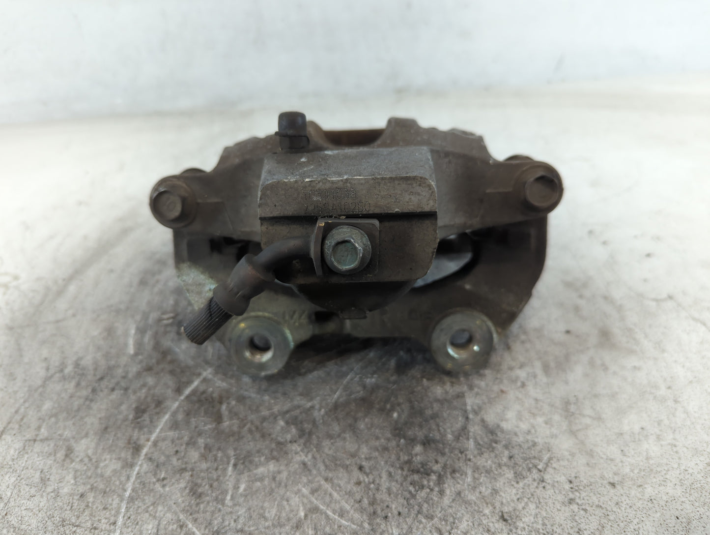 2017-2017 Chevrolet Traverse Front Driver Left Brake Caliper 699912 - Oemusedautoparts1.com