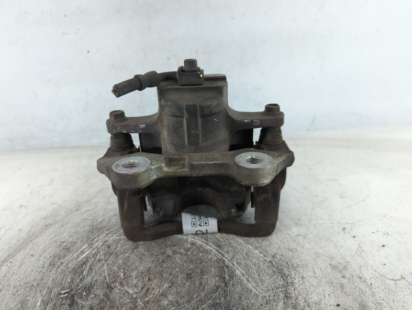 2017-2017 Chevrolet Traverse Front Driver Left Brake Caliper 699912 - Oemusedautoparts1.com