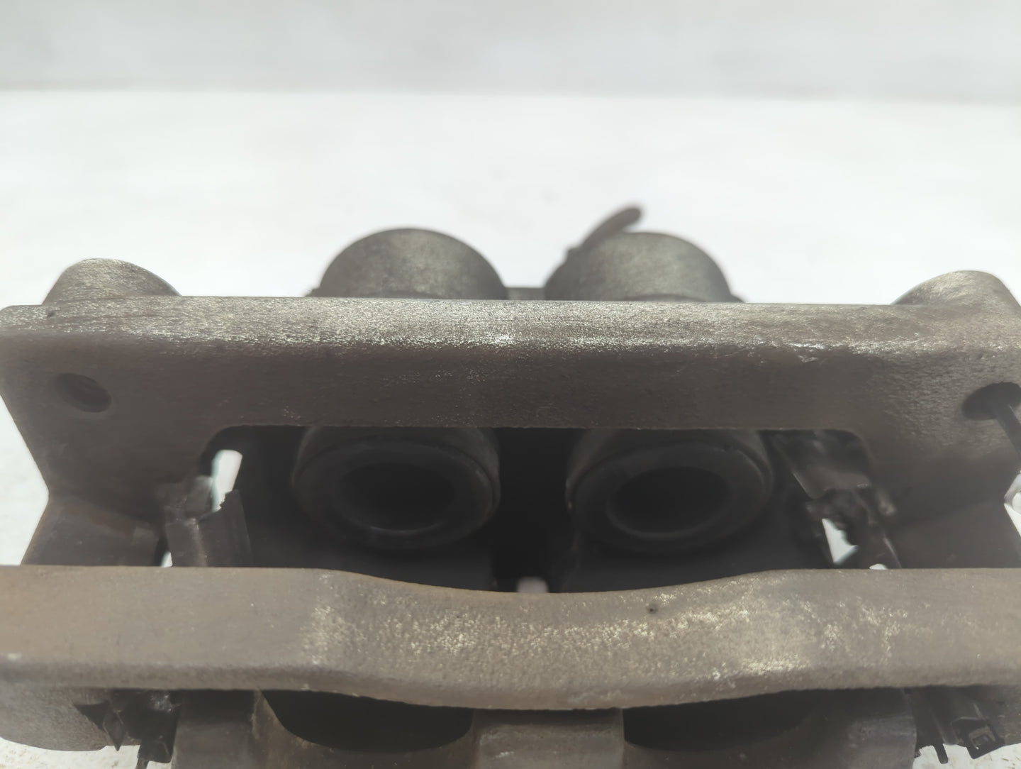 2009-2017 Chevrolet Traverse Front Passenger Right Brake Caliper - Oemusedautoparts1.com