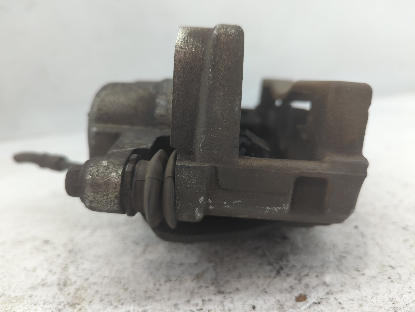 2009-2017 Chevrolet Traverse Front Passenger Right Brake Caliper - Oemusedautoparts1.com