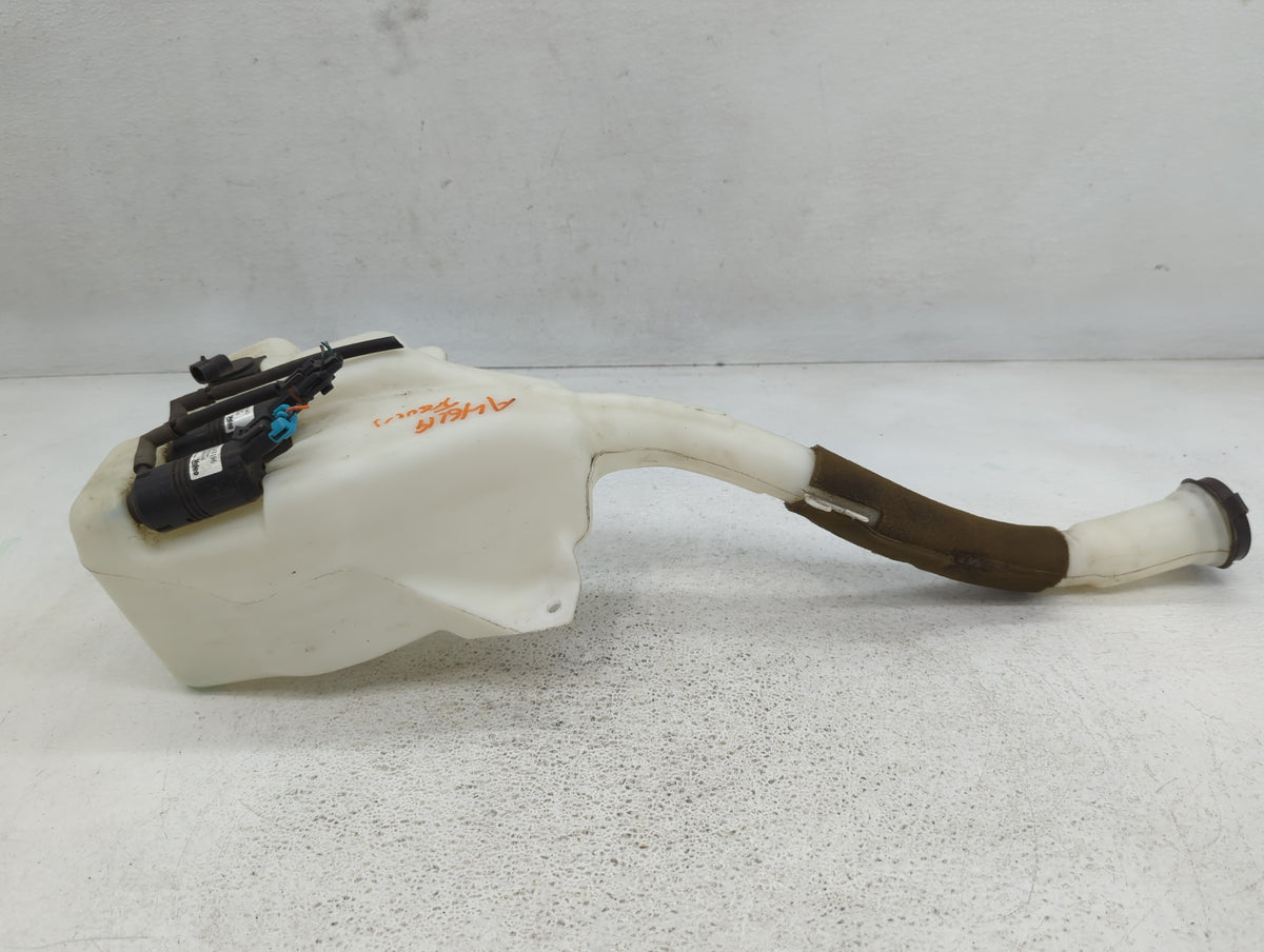 Chevrolet Traverse Windshield Washer Fluid Reservoir Bottle 702535 - Oemusedautoparts1.com