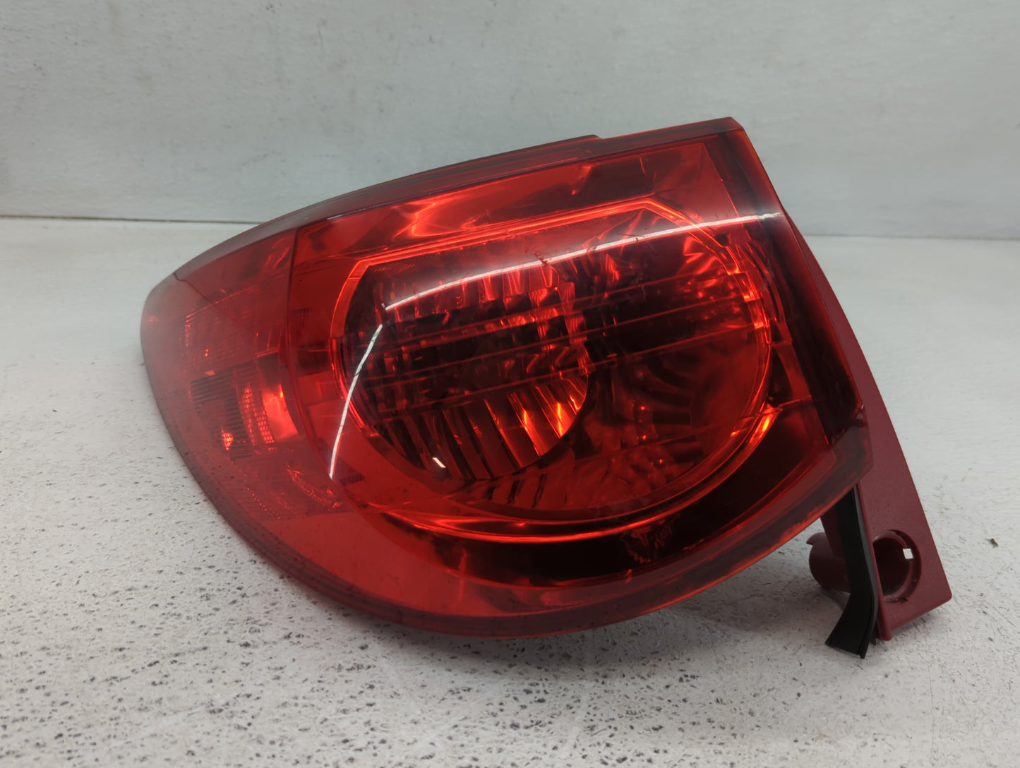 2009 Chevrolet Traverse Tail Light Assembly Driver Left OEM P/N:AIP2ST 091R Fits OEM Used Auto Parts - Oemusedautoparts1.com