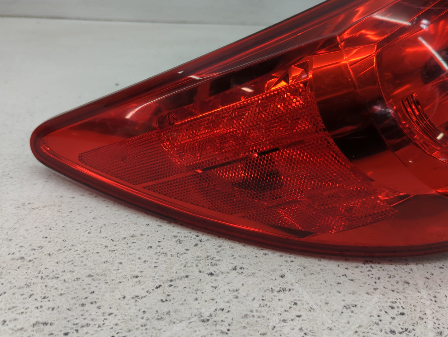 2009 Chevrolet Traverse Tail Light Assembly Driver Left OEM P/N:AIP2ST 091R Fits OEM Used Auto Parts - Oemusedautoparts1.com