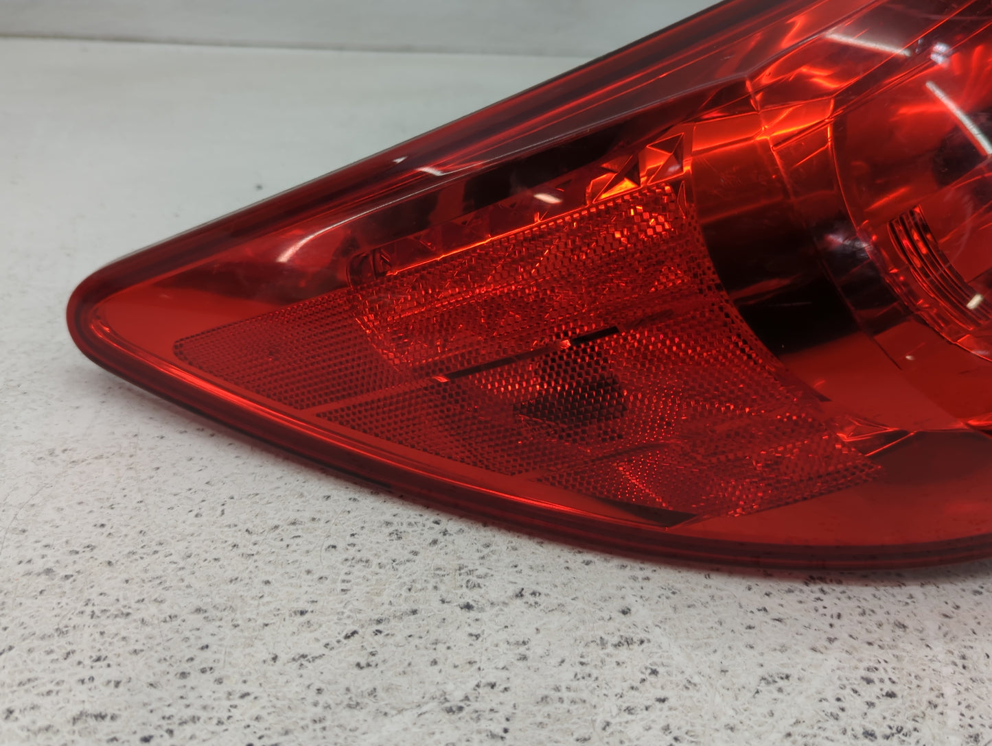 2009 Chevrolet Traverse Tail Light Assembly Driver Left OEM P/N:AIP2ST 091R Fits OEM Used Auto Parts - Oemusedautoparts1.com