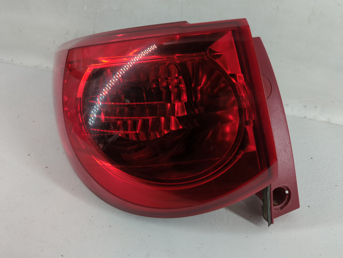 2009-2012 Chevrolet Traverse Tail Light Assembly Driver Left OEM P/N:ZFY-00928-GM Fits Fits 2009 2010 2011 2012 OEM Used Aut