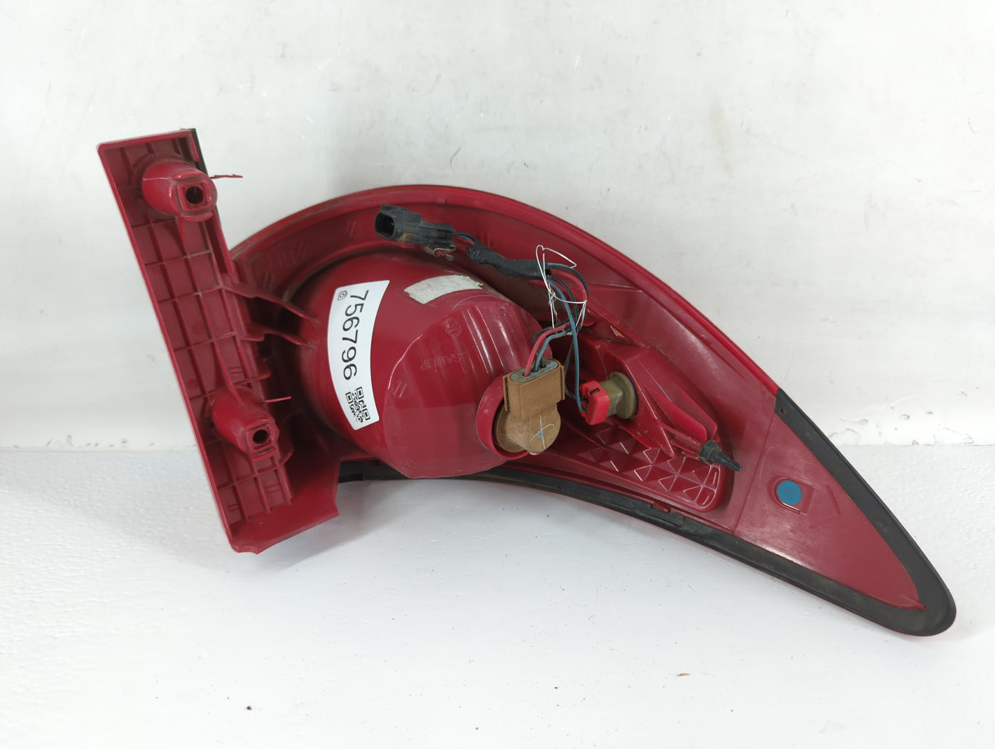 2009 Chevrolet Traverse Tail Light Assembly Passenger Right OEM P/N:ZFY-00928-GM Fits OEM Used Auto Parts - Oemusedautoparts