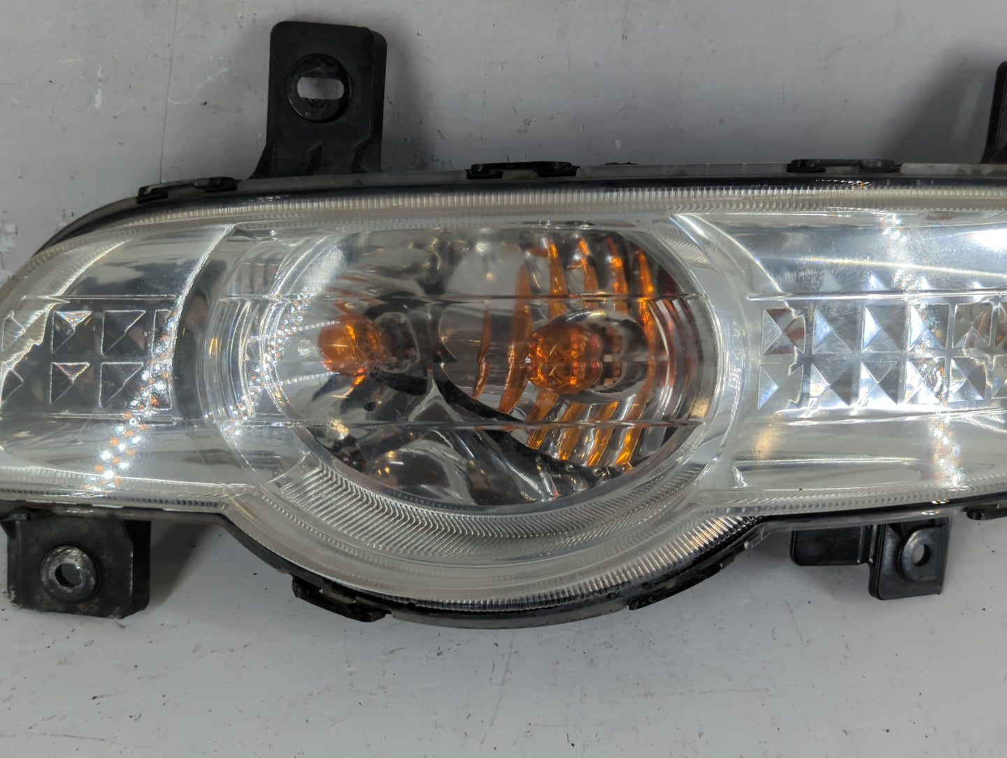 2009 Chevrolet Traverse Driver Left Oem Front Light Lamp - Oemusedautoparts1.com