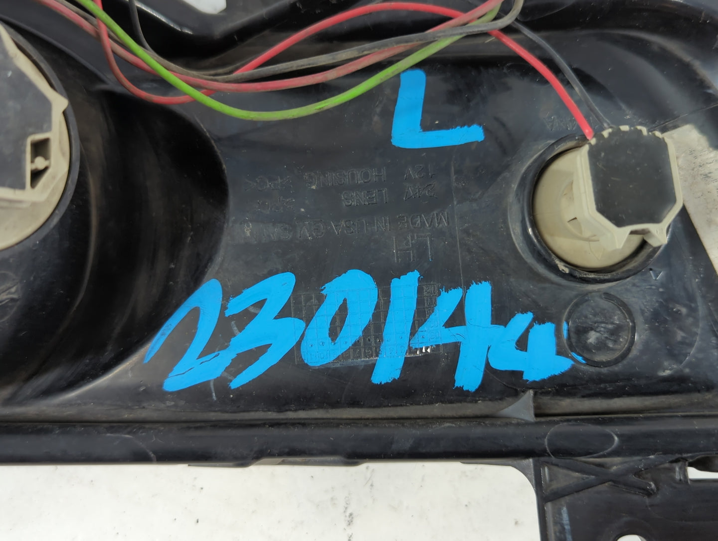 2009 Chevrolet Traverse Driver Left Oem Front Light Lamp - Oemusedautoparts1.com