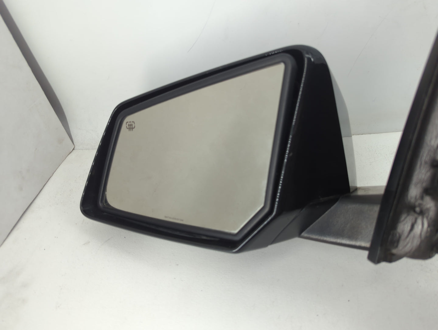 2009 Chevrolet Traverse Driver Side View Mirror - Left Door Mirror OEM Used - Oemusedautoparts1.com