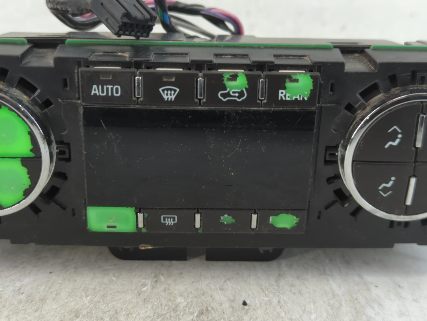 2009 Chevrolet Traverse Climate Control Module Temperature AC/Heater Replacement P/N:20778545 Fits OEM Used Auto Parts - Oem