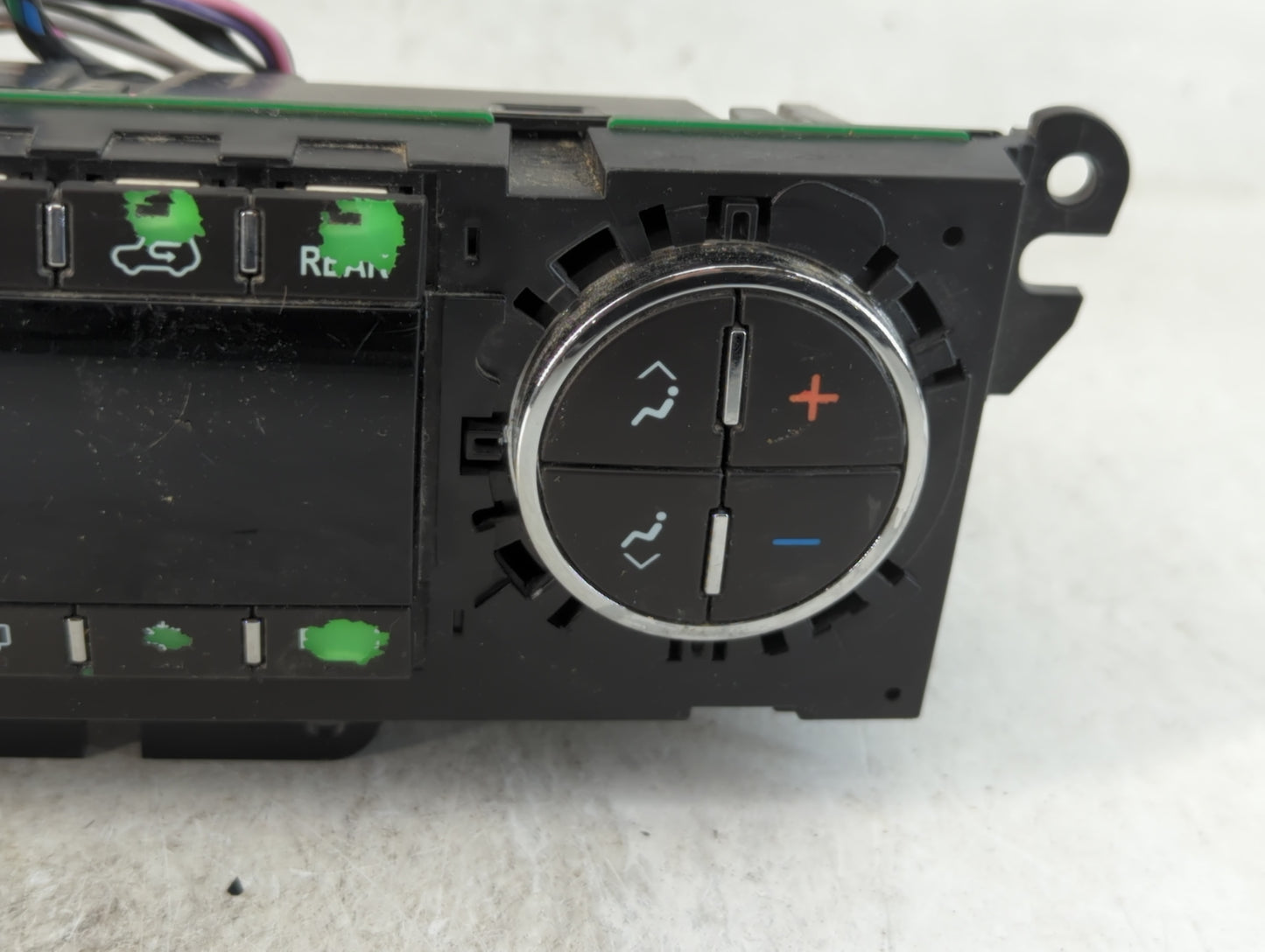 2009 Chevrolet Traverse Climate Control Module Temperature AC/Heater Replacement P/N:20778545 Fits OEM Used Auto Parts - Oem