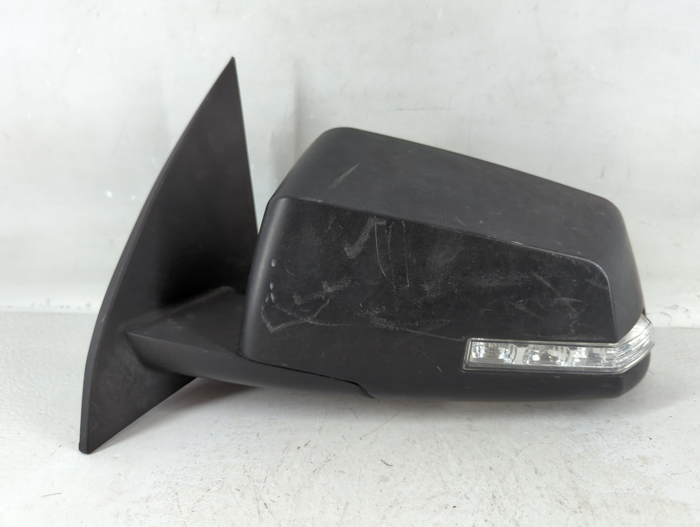 2009 Chevrolet Traverse Driver Side View Mirror - Left Door Mirror OEM Used - Oemusedautoparts1.com