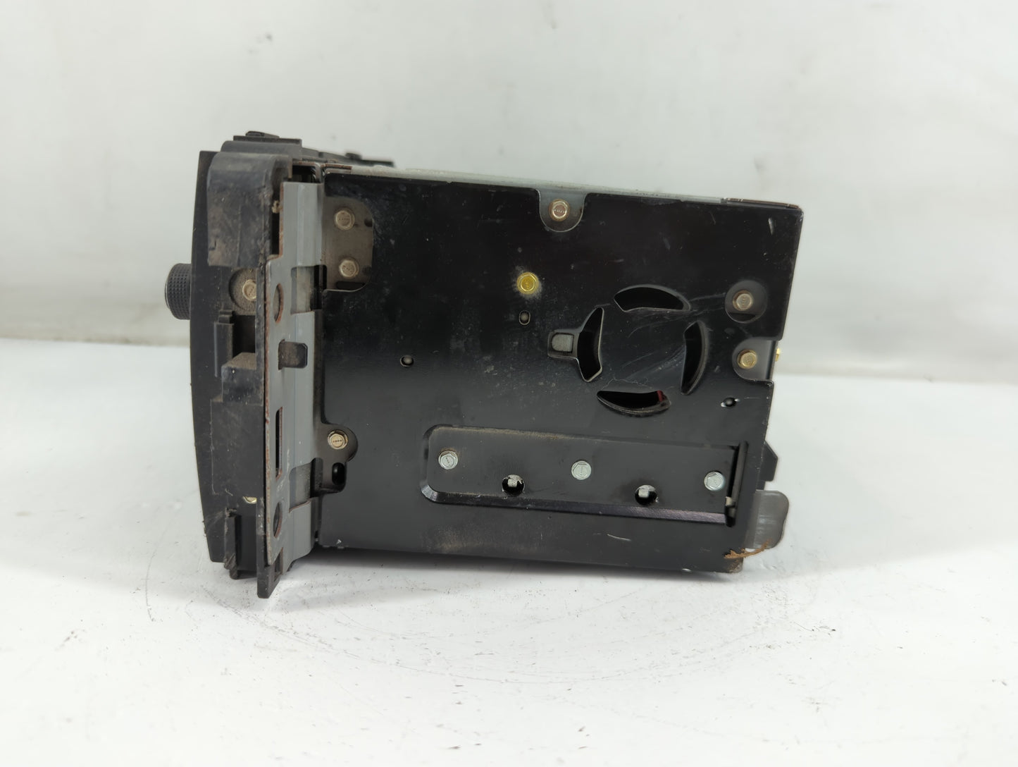 2009 Chevrolet Traverse Radio AM FM Cd Player Receiver Replacement P/N:28181386 20792738 Fits OEM Used Auto Parts - Oemuseda