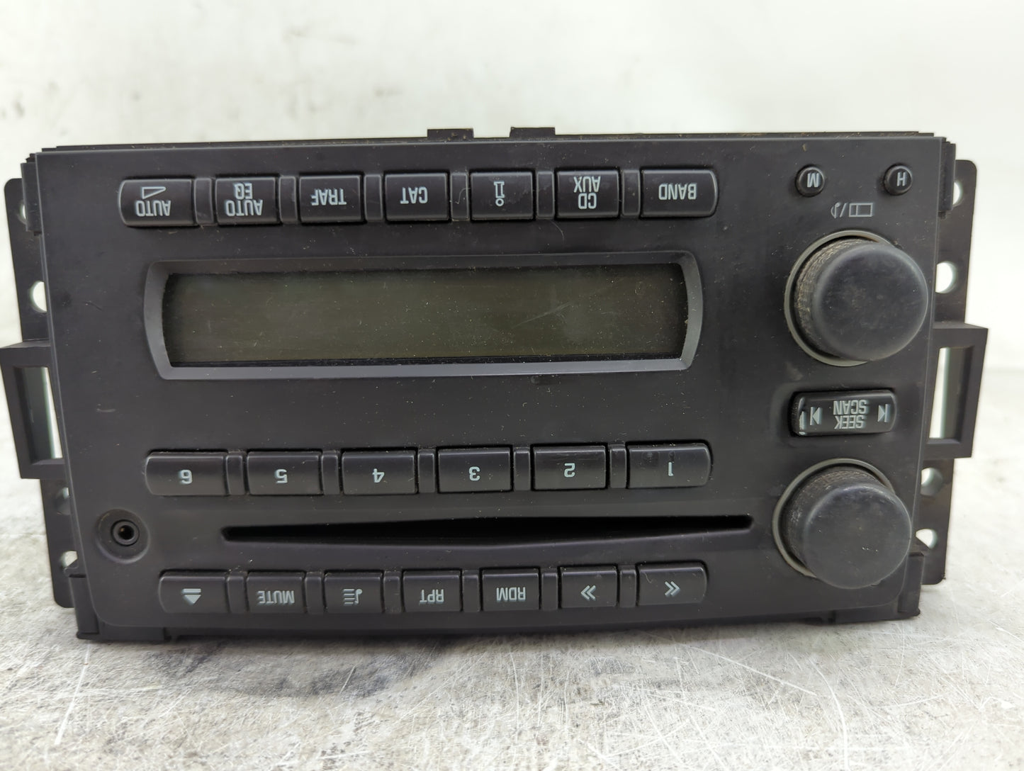 2008-2009 Chevrolet Uplander Radio AM FM Cd Player Receiver Replacement P/N:15878234 Fits Fits 2008 2009 OEM Used Auto Parts