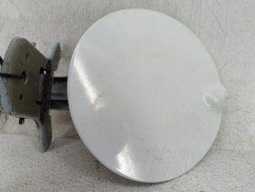 2009 Chevrolet Uplander Fuel Tank Door Lid Gas Tank White - Oemusedautoparts1.com