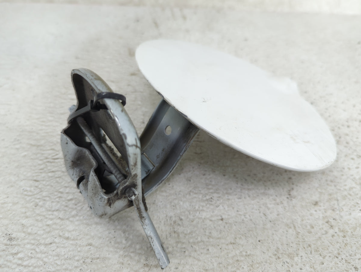 2009 Chevrolet Uplander Fuel Tank Door Lid Gas Tank White - Oemusedautoparts1.com