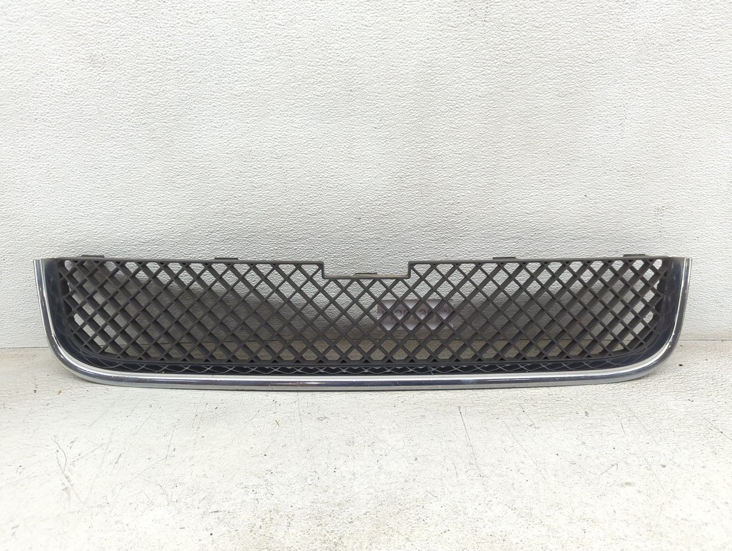 2005-2009 Chevrolet Uplander Front Grille Bumper Not Included - Oemusedautoparts1.com