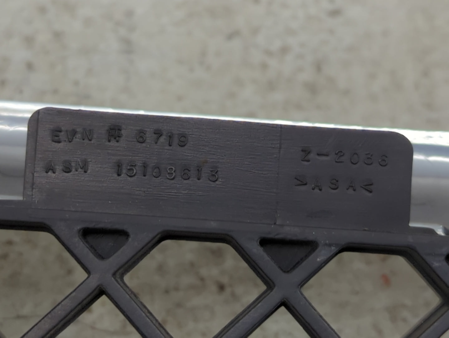 2005-2009 Chevrolet Uplander Front Grille Bumper Not Included - Oemusedautoparts1.com