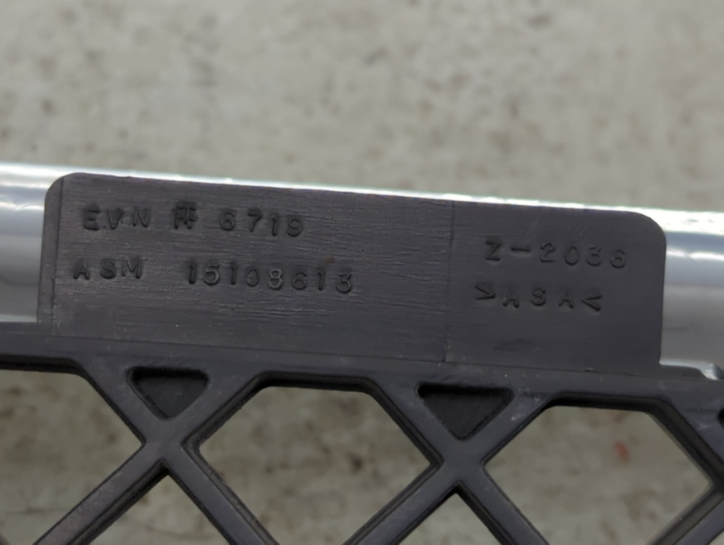 2005-2009 Chevrolet Uplander Front Grille Bumper Not Included - Oemusedautoparts1.com