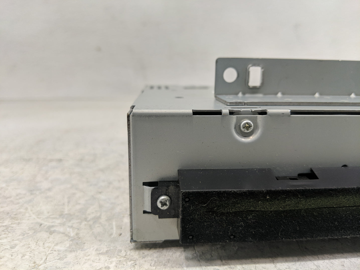 2009 Chevrolet V30 Radio AM FM Cd Player Receiver Replacement Fits OEM Used Auto Parts - Oemusedautoparts1.com