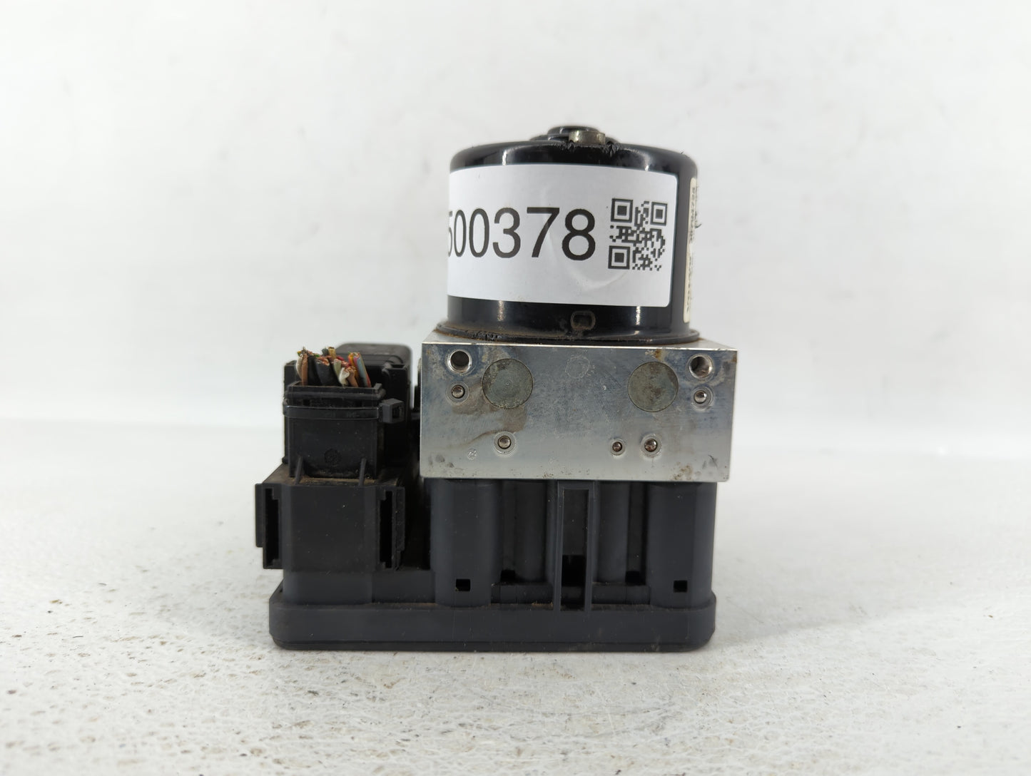 2009 Chevrolet V30 ABS Pump Control Module Replacement P/N:30742654 30794728, 30681619 Fits OEM Used Auto Parts - Oemusedaut