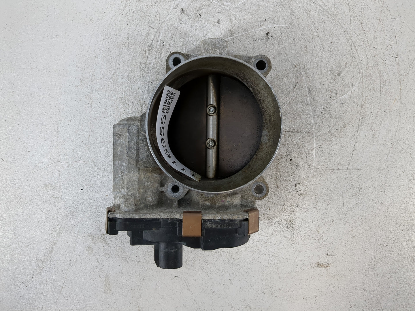 2009 Chevrolet Tahoe Tahoe Throttle Body P/N:1823 00492A Fits Fits 2010 2011 2012 2013 2014 2015 OEM Used Auto Parts - Oemus