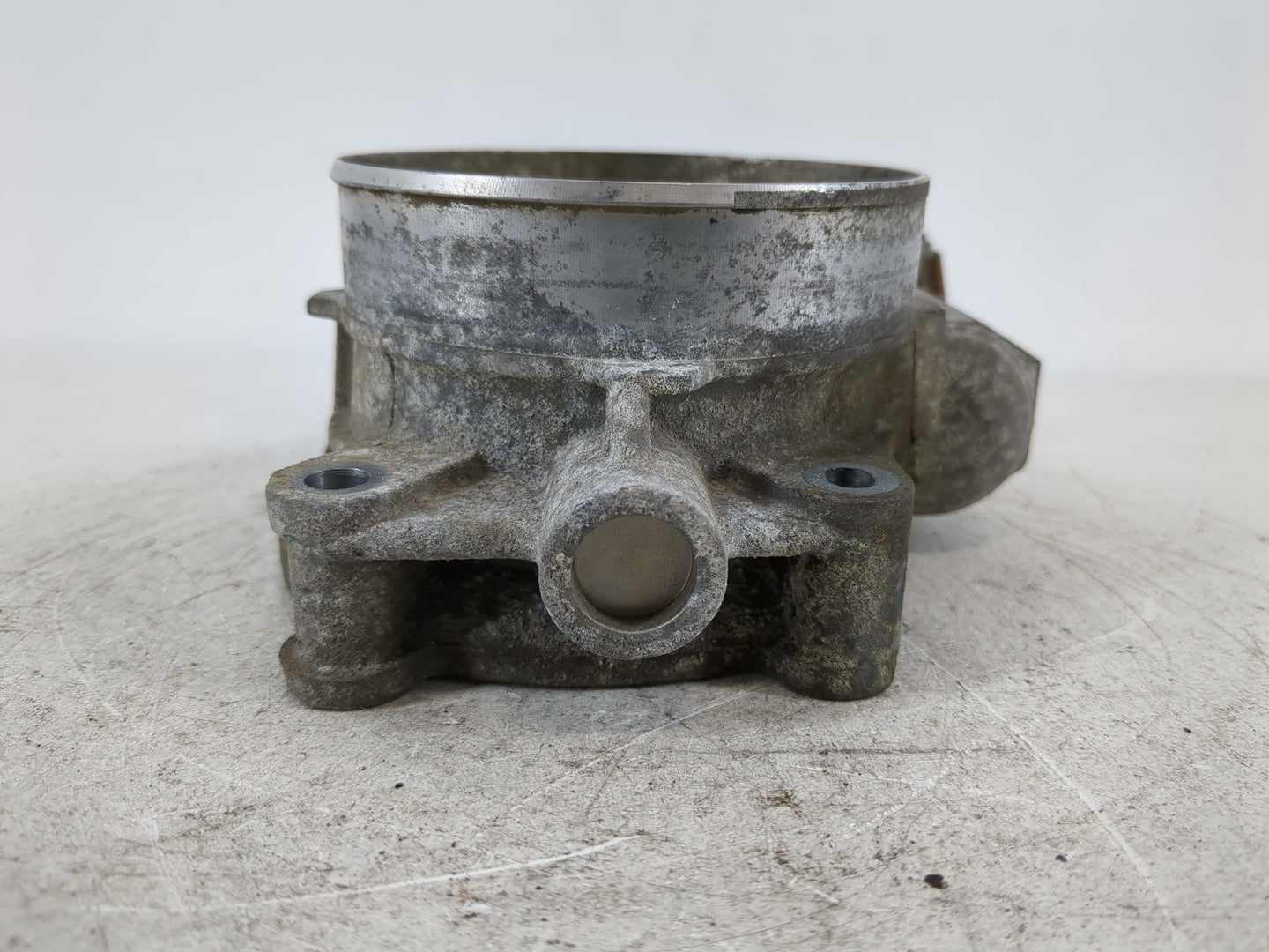 2009 Chevrolet Tahoe Tahoe Throttle Body P/N:1823 00492A Fits Fits 2010 2011 2012 2013 2014 2015 OEM Used Auto Parts - Oemus