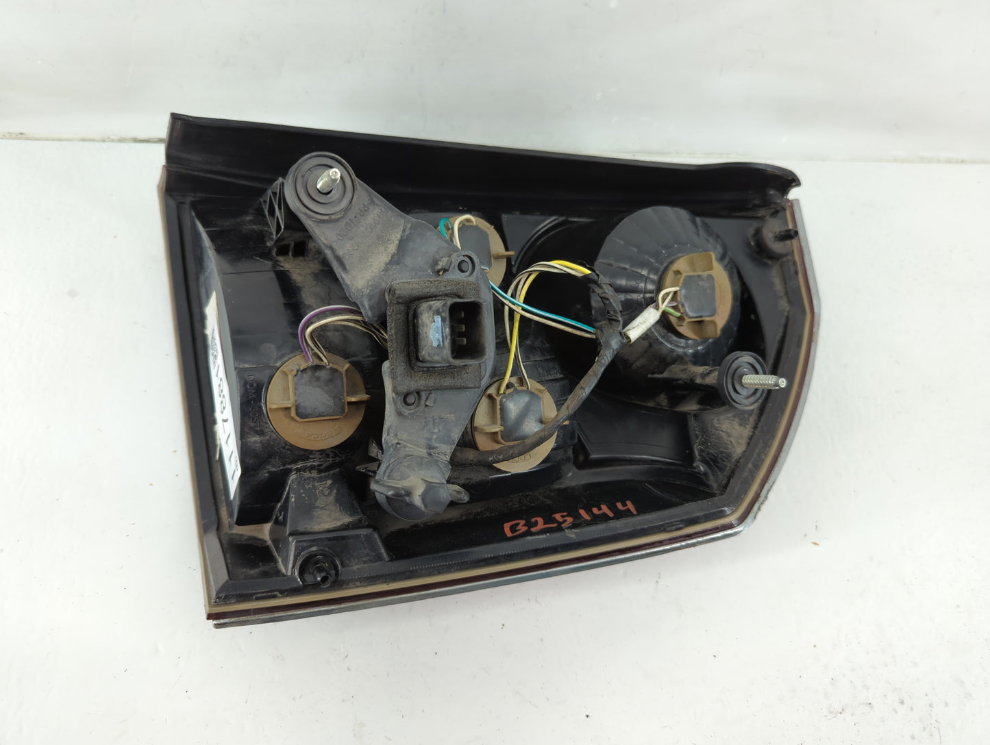 2008-2010 Chrysler 300 Tail Light Assembly Driver Left OEM P/N:22081 REVA Fits Fits 2008 2009 2010 OEM Used Auto Parts - Oem