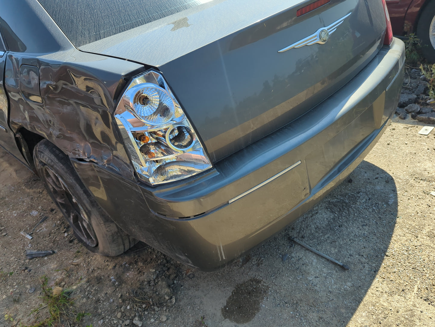 2005-2010 Chrysler 300 Rear Bumper Assembly Oem - Oemusedautoparts1.com
